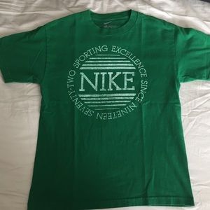Men’s Nike Tee (Medium)